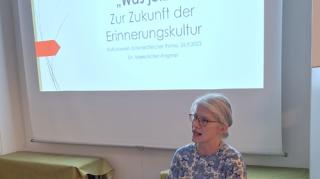 Von 2003-2021 war Maria Ecker-Angerer für erinnern.at tätig.    