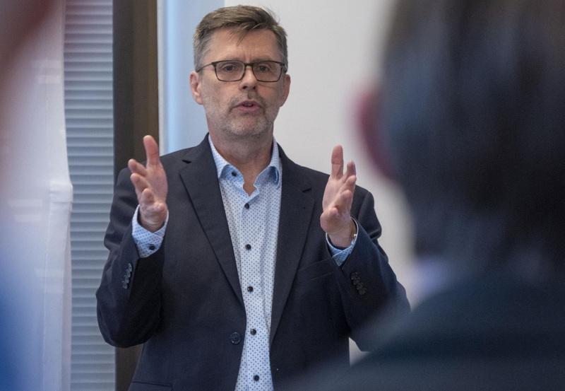 Alfred Schön will mit seinen Vorträgen das Vertrauen zur Exekutive stärken.