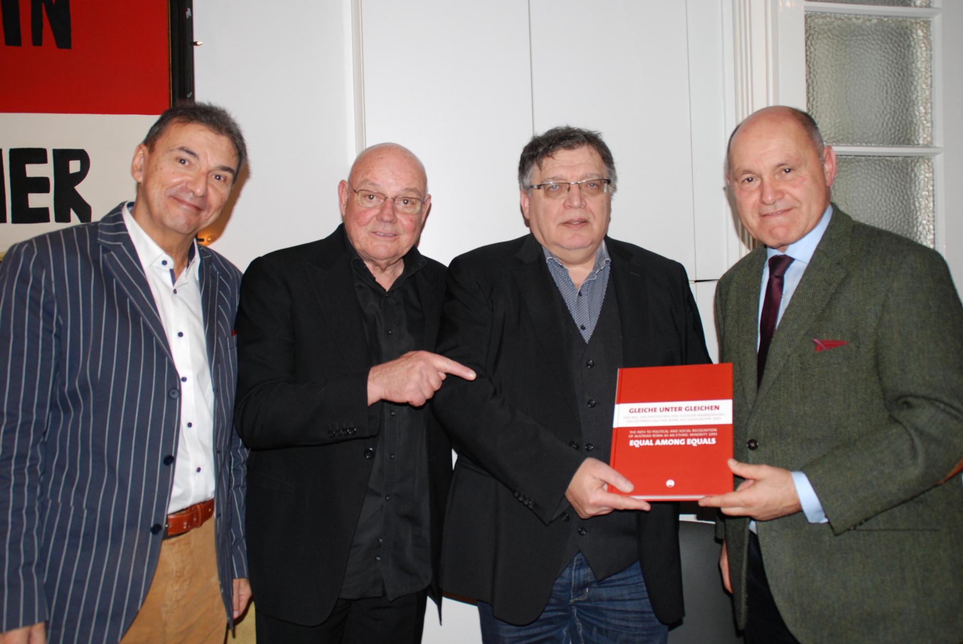 Vereinsobmann Christian Klippl, Intendant Wolfgang Böck, Historiker Gerhard Baumgartner, Nationalratspräsident Wolfgang Sobotka (v.l.).